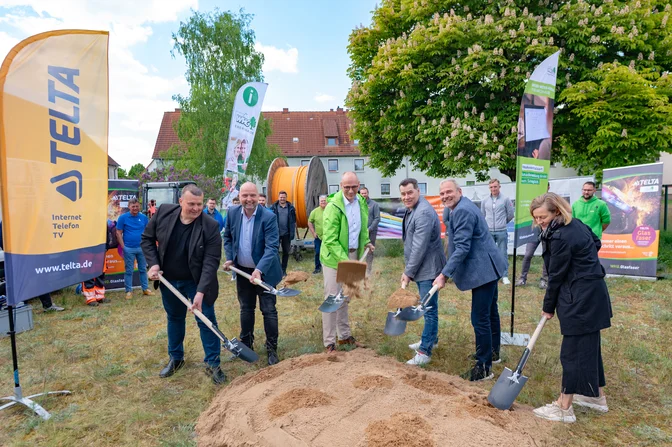 Spatenstich Glasfaserausbau Telta und WHG